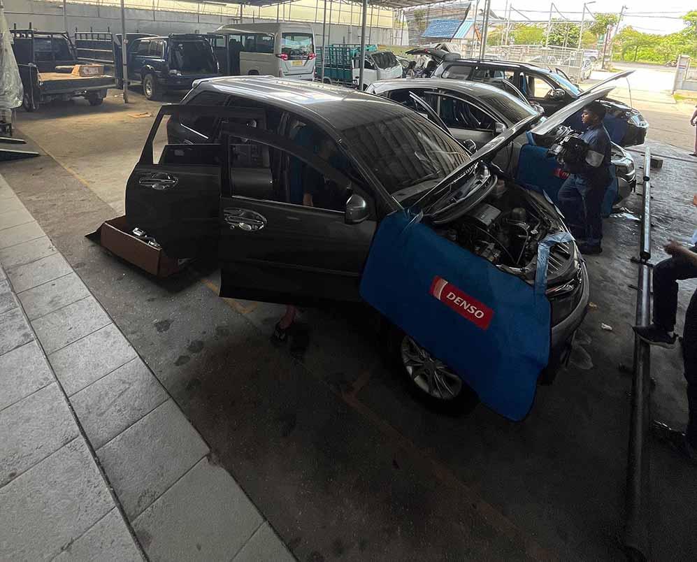 Stall di Betadenso, selalu tersedia untuk reparasi maupun pemasangan AC Kendaraan, Bus, Alat Berat, maupun Truck Freezer